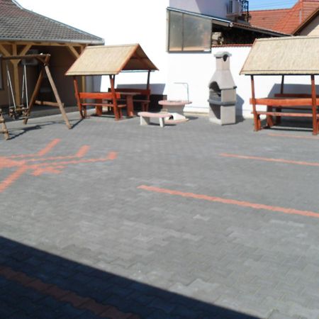 Oázis Apartman Harkány Exterior foto