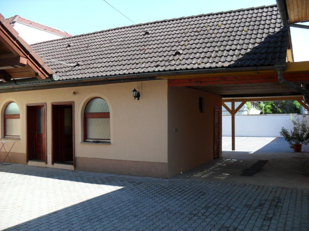 Oázis Apartman Harkány Exterior foto