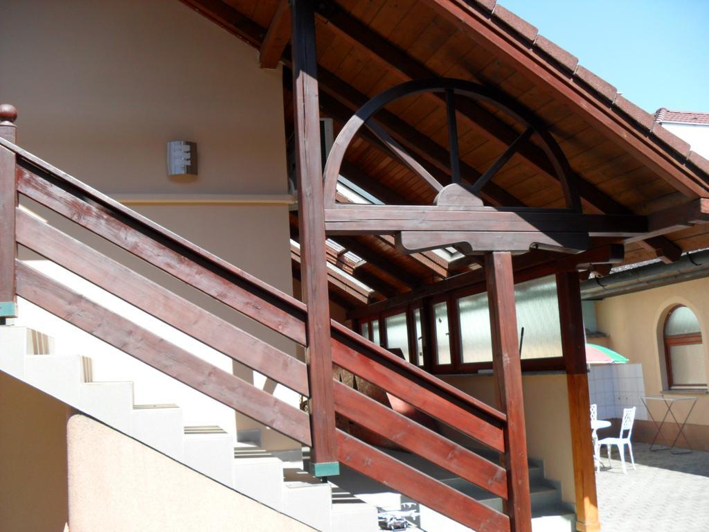 Oázis Apartman Harkány Exterior foto